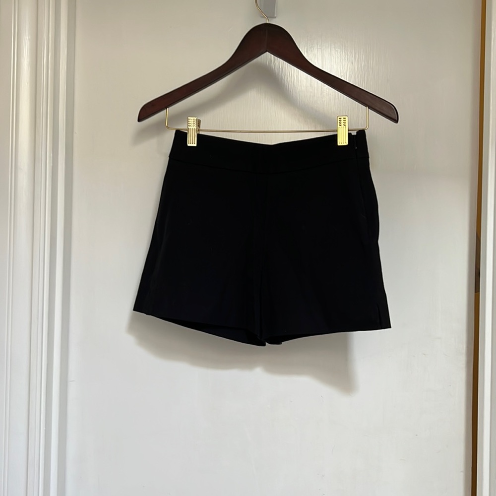 GAP black side zip shorts
